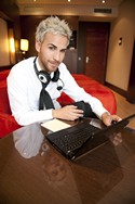 Online Dateless