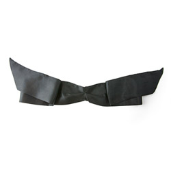 Soft darkness ribbon blindfold