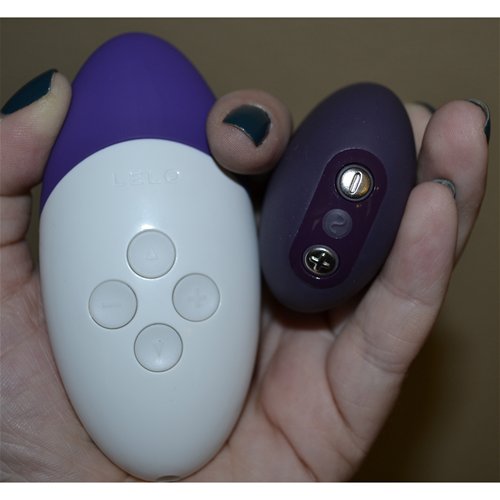Siri vs Mimi control buttons