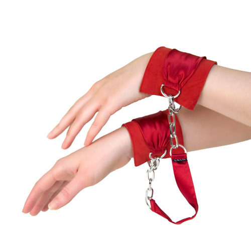 Sutra chainlink cuffs