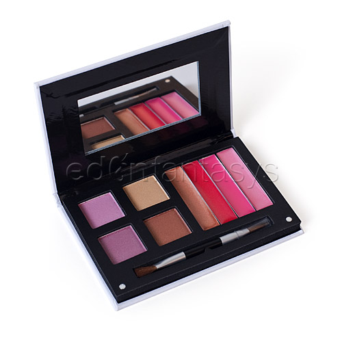 Face palette at the spa - eye shadow discontinued