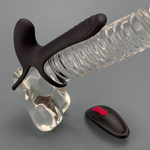 Magnum - vibrating cock sleeve with clit stimulator